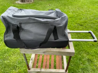 Trolley. Indkøbstaske. Kuffert på hjul