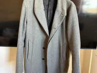 Pæn halvlang Jakke/Frakke