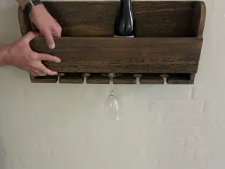 Vinreol - Væghængt (6 flasker - 5 glas)