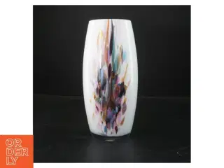 Høj vase med farverig dekoration (str. 25 cm)