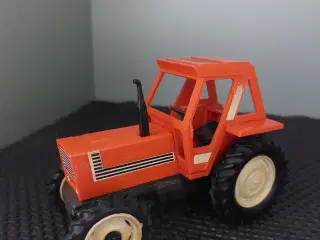 Britains fiat 880 dt