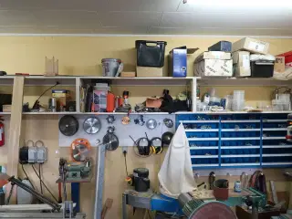 Div. Skæreklinger, overfræser, værktøj m.m.