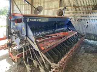 Kverneland Compact, mrkIII 4 meter med Nordsten NS