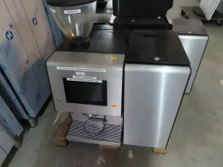 Kaffemaskine inkl mælkekøler
