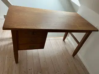 Egetræs massivt skrivebord