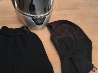 HJELM, HJELM-HUE OG HALSEDISSE