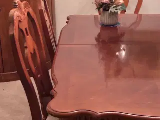 Spisebord med plader