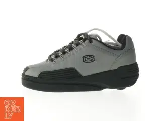 Grå 3 Wheelers rullesko med snørebånd fra Skechers (str. 41,5 cm)