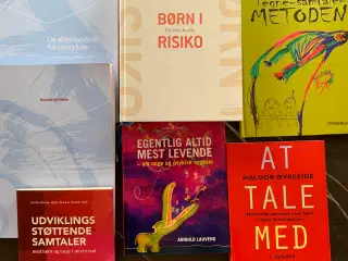Bøger til socialrådgiveruddannelsen 