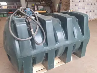 Dieseltank 2500 l m. Pumpe