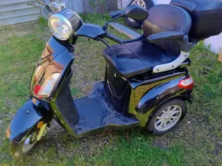 VGA Tres 30 knallert 