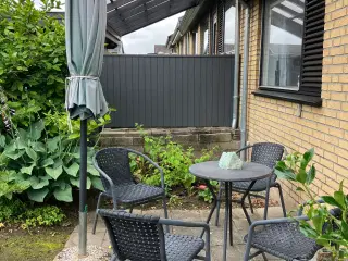 Café sæt og parasol med fod