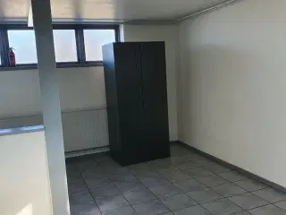 Lyst værelse udlejes