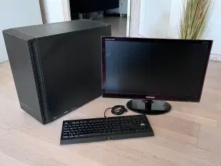 Computer, skærm og keyboard