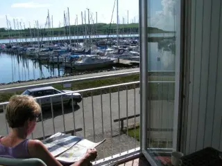 Attraktiv ferielejlighed med flot udsigt over Limfjorden og lystbådehavnen ved Lemvig Feriecenter