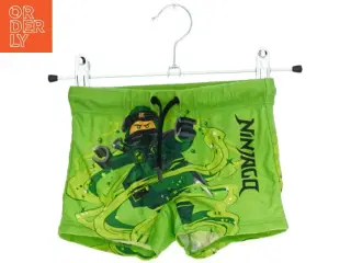 Ninjago badebukser fra H&M (str. 98)