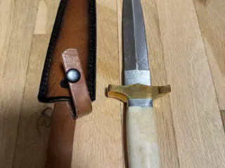 En del knive til salg. Lækre jagtknive 