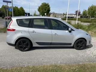 Renault Grand Scénic 1,9 DCI FAP Dynamique 130HK 6g