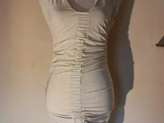 Sisters point str. M kjole