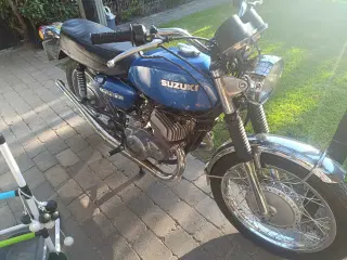 Suzuki T 500