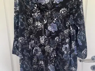 Mønstret bluse fra Ofelia