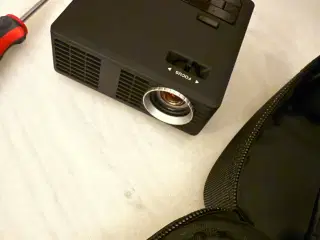 Optoma mini projekter - ikke brugt. Nypris 5000