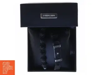 Sort armbåndssæt fra Dyrberg/Kern fra Dyrberg/Kern (str. Ø 8 cm. og 40 cm)