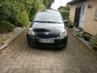 Toyota Yaris 1,3 Terra årg 2005 Nysynet