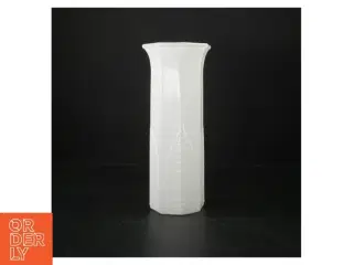 Hvid glas vase med relief (str. H. 24,5 cm. ø. 7,5 cm)