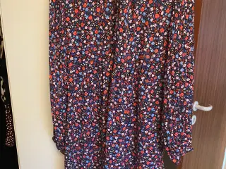 Blomstret kjole 