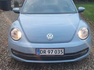 Rigtig fin lyseblå velkørende vw Beetle 