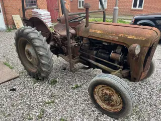Traktor Massey Ferguson 35 3 cyl diesel
