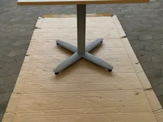 Bord i bøg 80x80 højde 72