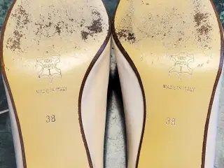 Elegante Donna Karen sko str 38 i råhvid ruskind