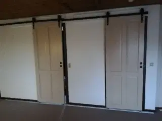 3 dannebrog døre