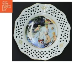 Jenny Nystrm porcelænstallerken fra Kalmar L&#228;ns Museum (str. Ø 18,5 cm)