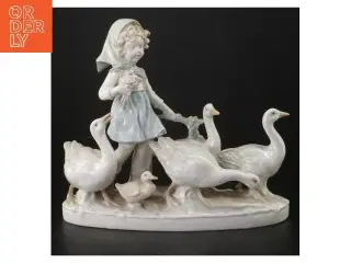 Porcelænsfigur af pige med ænder (str. 22x20 cm)