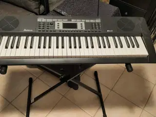 Keyboard med stativ