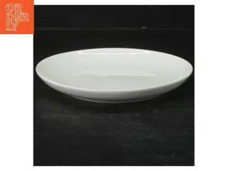 Hvid porcelænstallerken fra Aida (str. Ø. 18 cm)