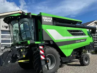 Deutz-Fahr C7206 With 24feed - 7.2m header. New and unused Combine together with 7.2m header