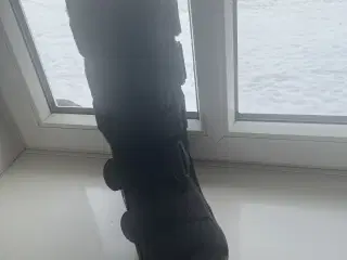 Hjælpe middel støvle 