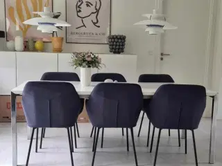 Hvidt solidt spisebord