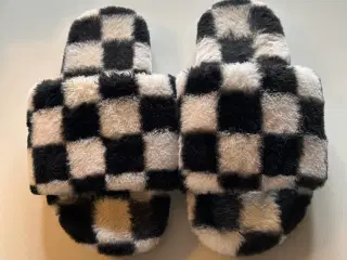 Monki hjemmesko