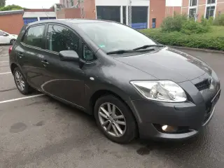 TOYOTA  AURIS 1,6 124hk 5-DØRS HB 146000km