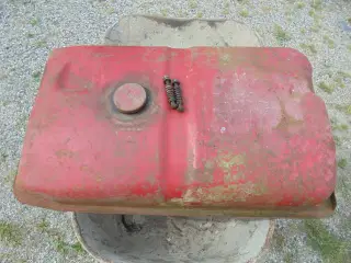 MF 35 brændstoftank