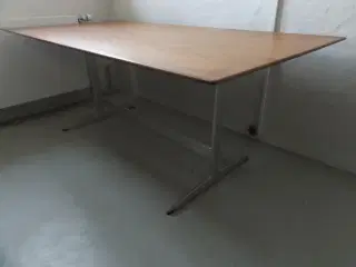 Arne Jacobsen arbejds-, skrive- eller spisebord