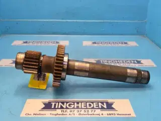 Ford 8340 Aksel 81871991 