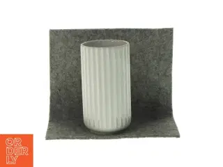 En vase fra Lyngby (str. HØ:12 x 6cm)