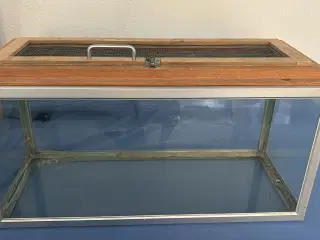 aquarium / terrarium / Bur
