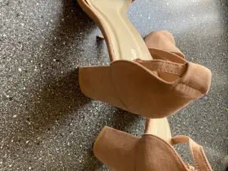 Sart rosa højhælede